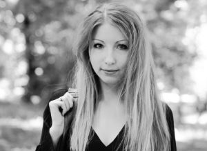 Виктория Амелина: писательница, которая превратила слово в оружие справедливости
